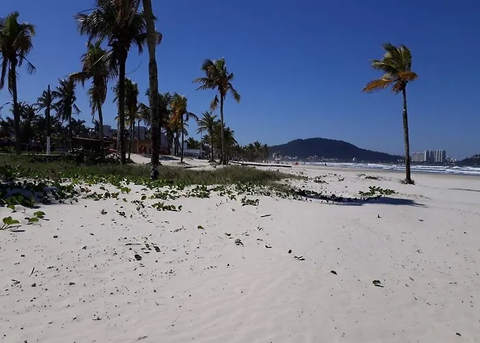 Suíte a 360m da Enseada Posto 9 dos Bombeiros Guarujá